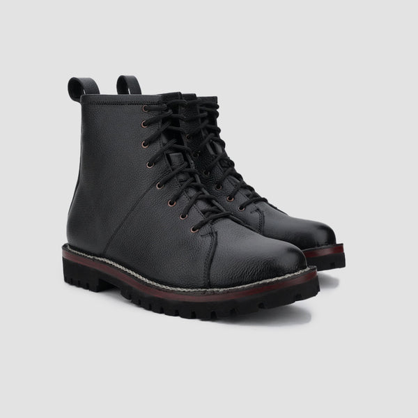 Top leather boots for men in Pakistan