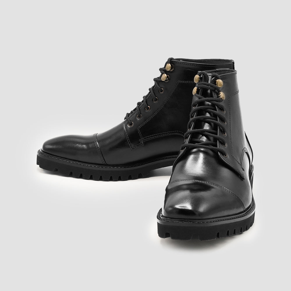 night fury leather boots in black color