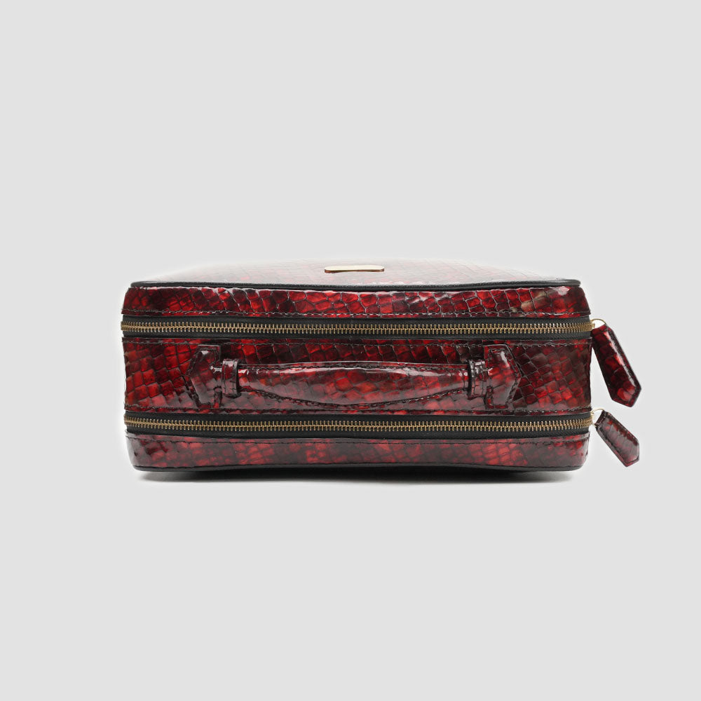 Toiletry bag for women