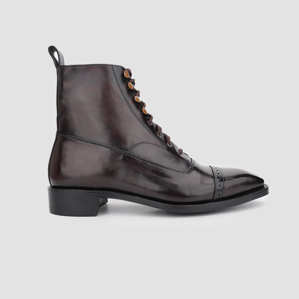 Men leather boots in brown